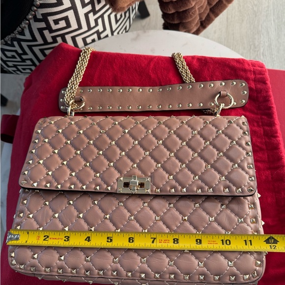 Authentic Valentino Garavani Large Quilted Studded Shoulder Bag - Picture 10 of 16